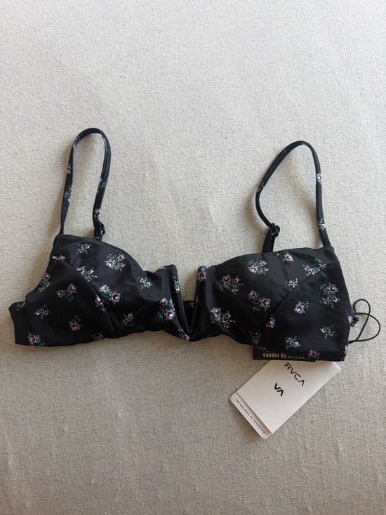 RVCA Other - NWT RVCA Bikini Top